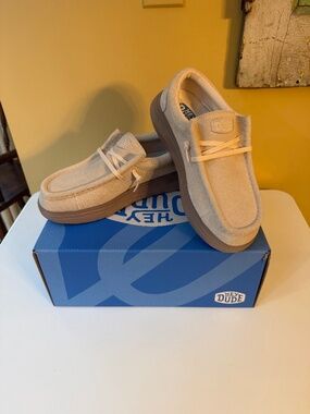 HEY DUDE WENDY COMF SUEDE, SIZE 8, BRAND NEW, NEUTRAL COLOR CALLED BLUSH